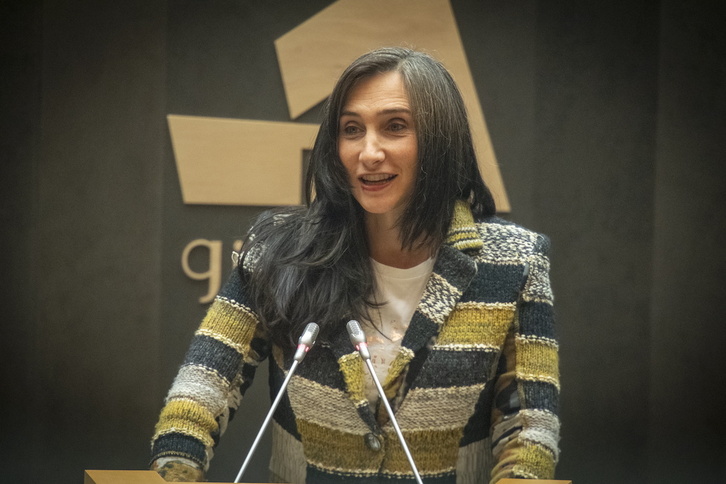 Miren Echeveste, portavoz de Elkarrekin Podemos, en un pleno anterior.