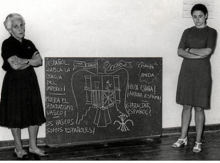 Frankismoan sortutako ikastolen lana argazki honekin aldarrikatu dute sareetan.