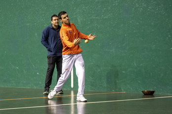 Jokin Altuna, material aukeraketa batean.