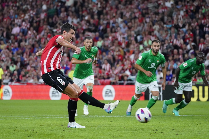 Mikel Vesga tiene muchas posibilidades de reaparecer frente al Atlético, una vez recuperado de su lesión.