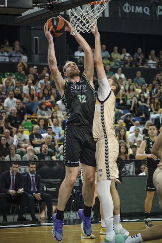 Nekez jokatuko badu ere, Hlinason taldean da behintzat, lesioa gainditu eta gero.