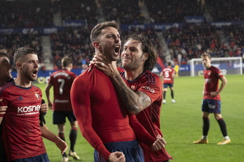 Explosión de alegría de Raúl por su gol en el descuento.