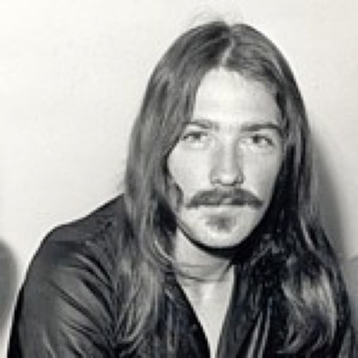 Colin Burgess durante su etapa en AC/DC.