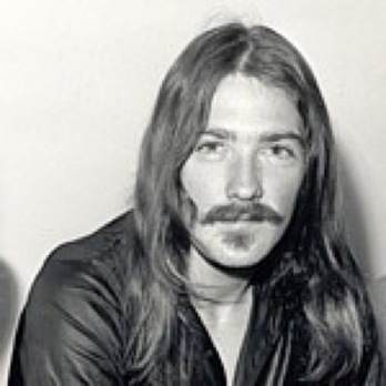 Colin Burgess durante su etapa en AC/DC.