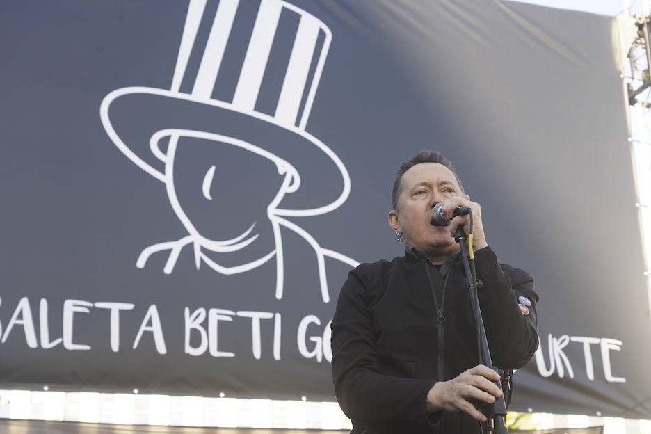 Fermin Muguruza musikariak ekitaldian parte hartu du.