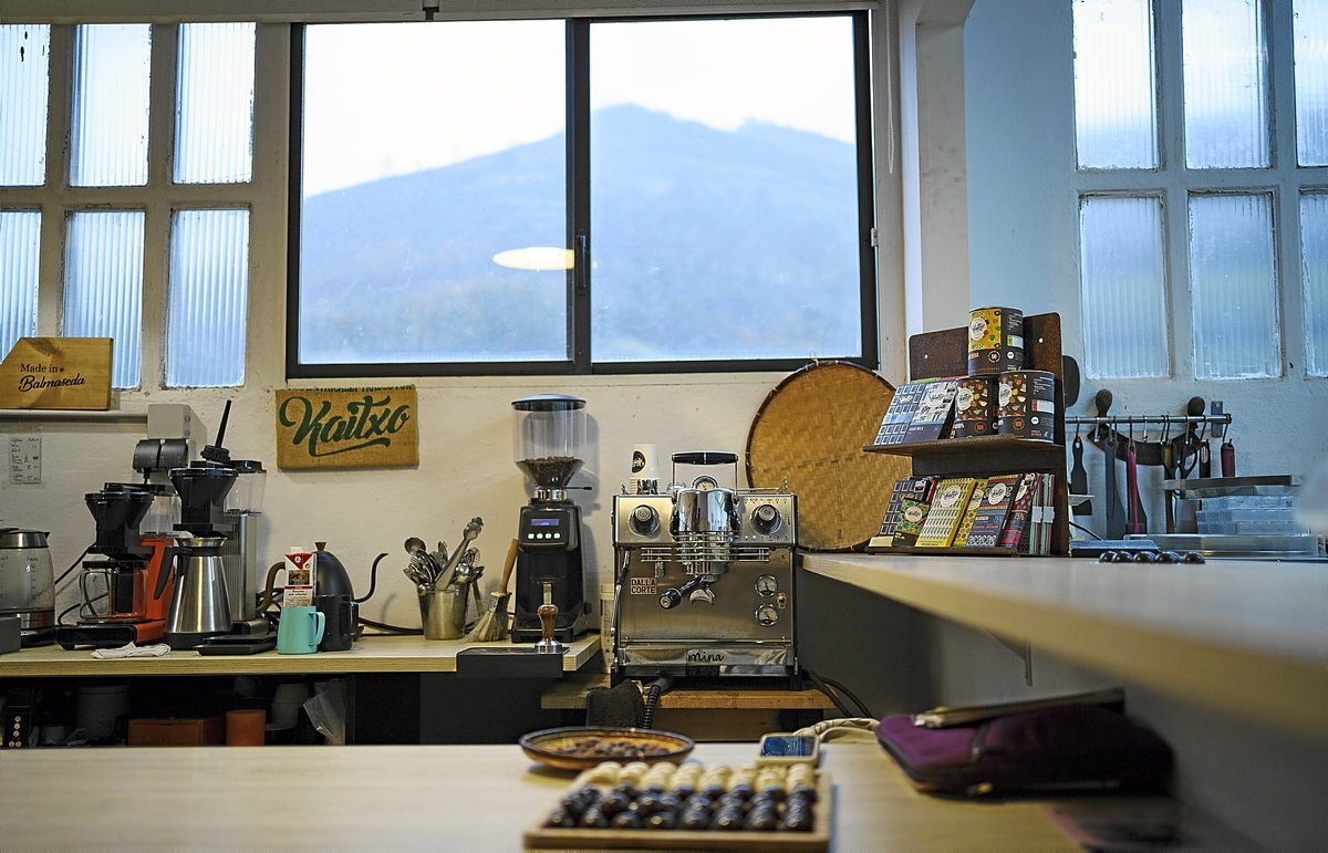 Muestra de bombones en las instalaciones de Kaitxo en Balmaseda.