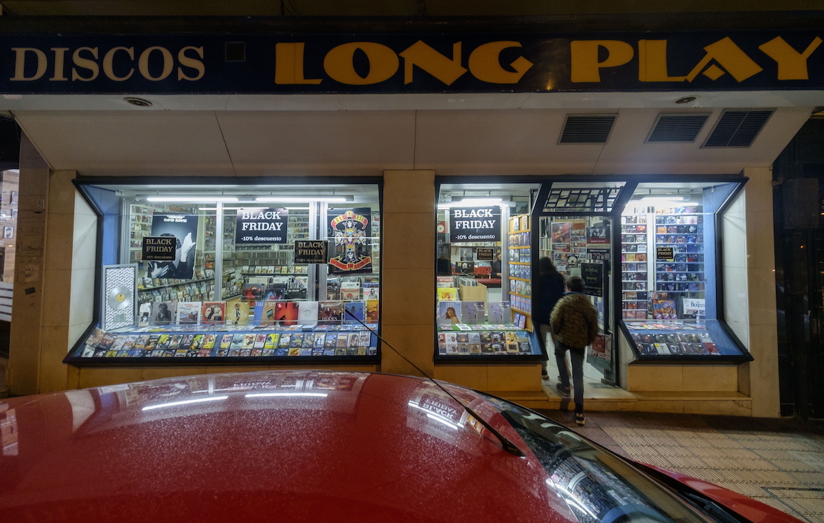 Exterior de Discos Long Play. (Jon URBE | FOKU)