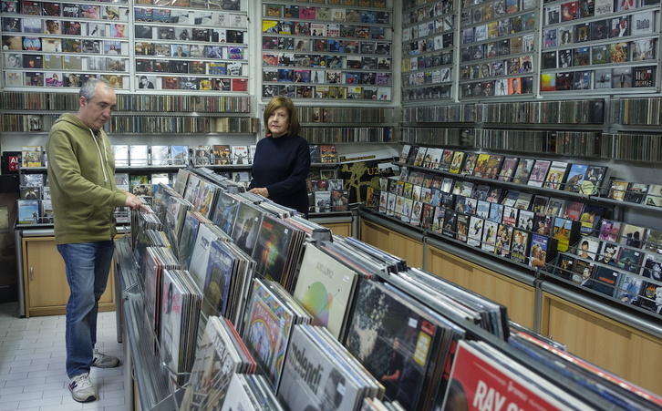 Josu y Alicia Quintela, responsables de Discos Long Play