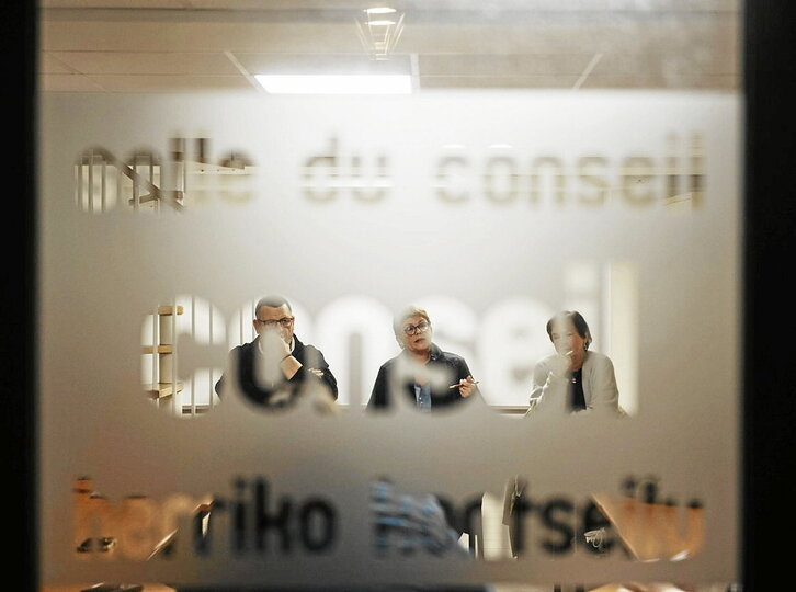 Fabienne Ayensa auzapezak bultzaturiko erabakia babestu zuen herriko kontseiluak.