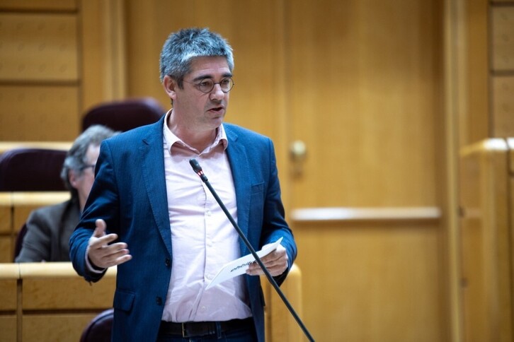 Gorka Elejabarrieta (EH Bildu) durante la sesión de control al Gobierno del 19 de diciembre