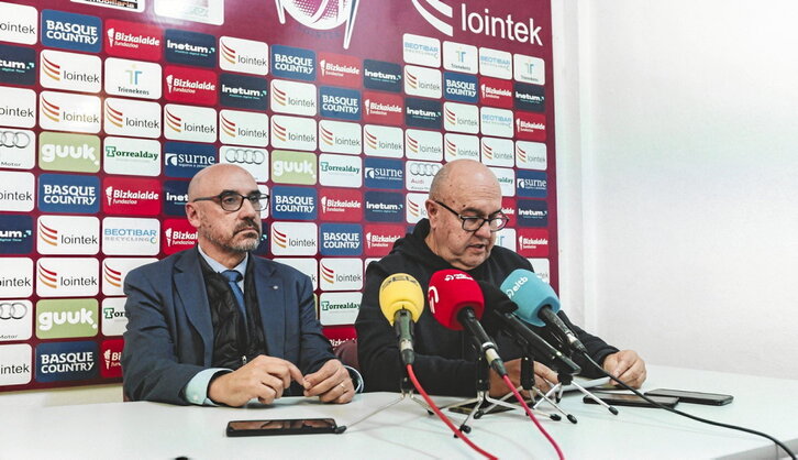 Gerardo Candina y Juan Carlos Soto del Castillo dan su punto de vista en la rueda de prensa.