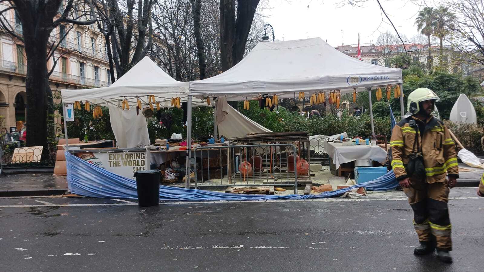 Sua handitu da Gipuzkoa plazako talo postu batean.