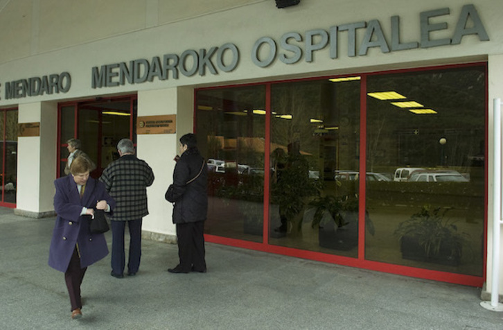 Los hospitales de Mendaro y Arrasate han derviado 148 operaciones a la Policlínica.
