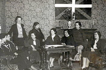 EABko kideak Bartzelonan, tartean Kontxa Azaola.