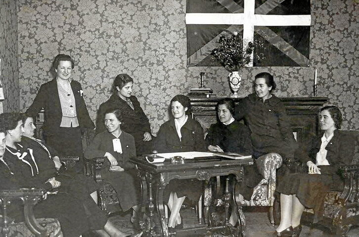 EABko kideak Bartzelonan, tartean Kontxa Azaola.