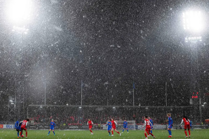 El Brann-Olympique se disputó bajo la nieve y con una sensación térmica de -10.