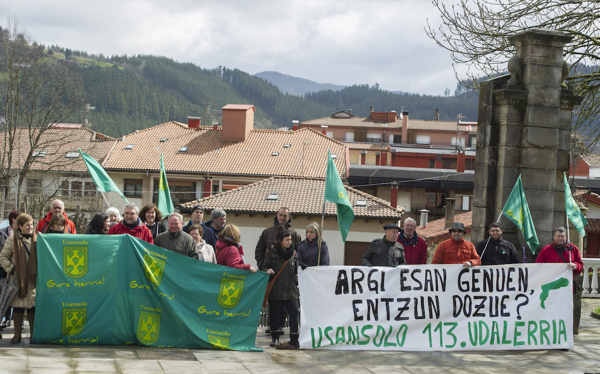 Concentración de la plataforma vecinal Usansolo Herria en 2015. (Monika DEL VALLE | FOKU)