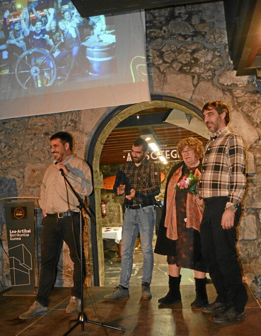 Hernando-Etxebarriatarrak, ekitaldian.