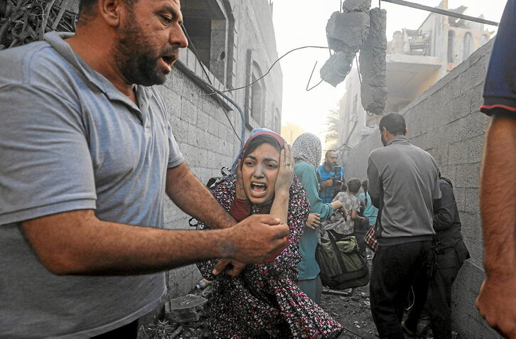 Momentos de terror en el campamento de refugiados de Al Maghazi, en el centro de la Franja de Gaza.