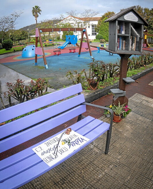 Lourdes del Hoyoren omenezko mezua, hil zuten lekuan.