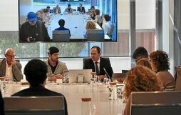 Jokin Perona Finantza diputatua, asteazkenean eginiko bilera batean.