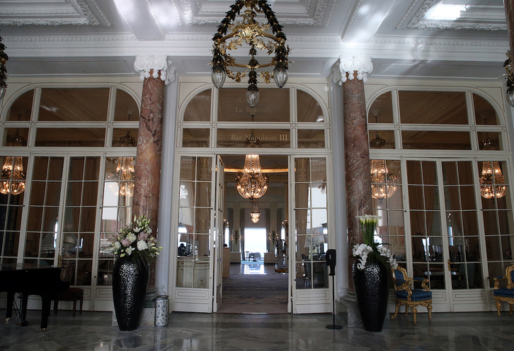 Entrada al restaurante del Hôtel du Palais, en Biarritz.