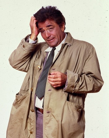 Peter Falk en su inolvidable caracterización del teniente Colombo.