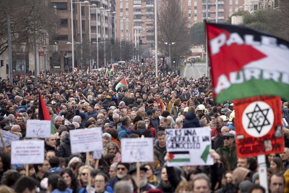 Milaka pertsona batu dira Iruñeko manifestaziora.
