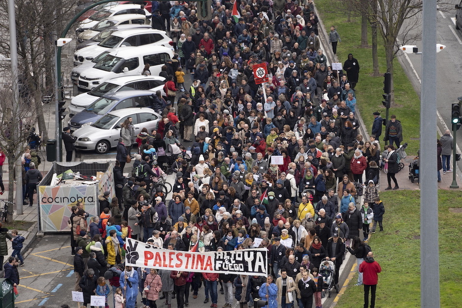 Manifestazioak milaka lagun bildu ditu.