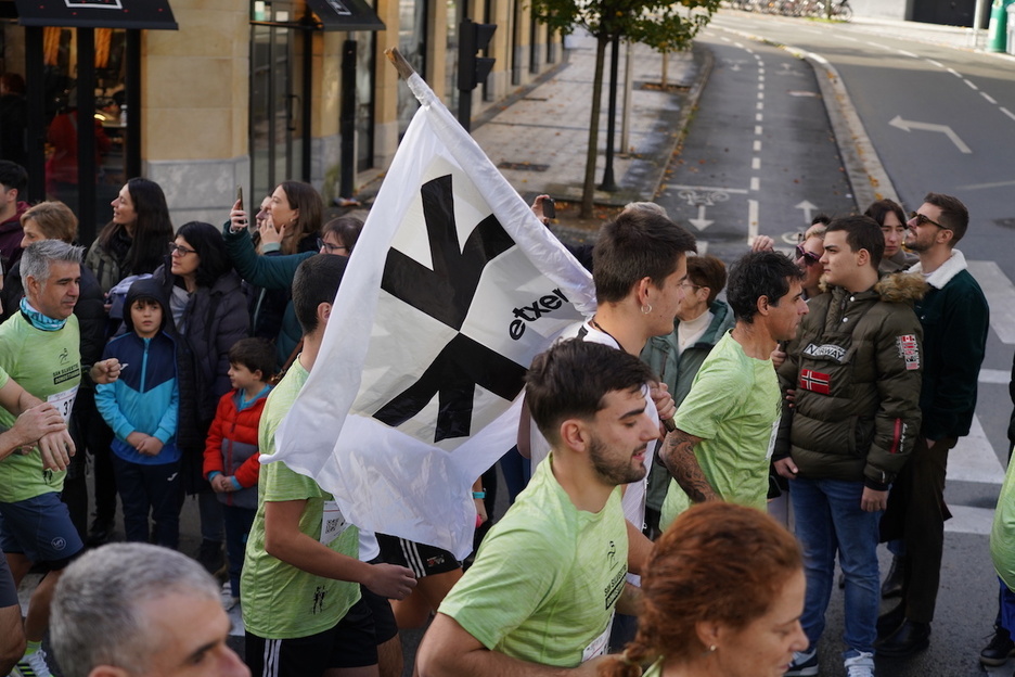 Porque la San Silvestre también puede ser una carrera reivindicativa, como por ejemplo por el acercamiento de los presos políticos vascos.