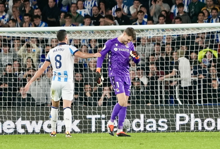 El partido ha estado condicionado por la expulsión de Remiro en el primer tiempo.