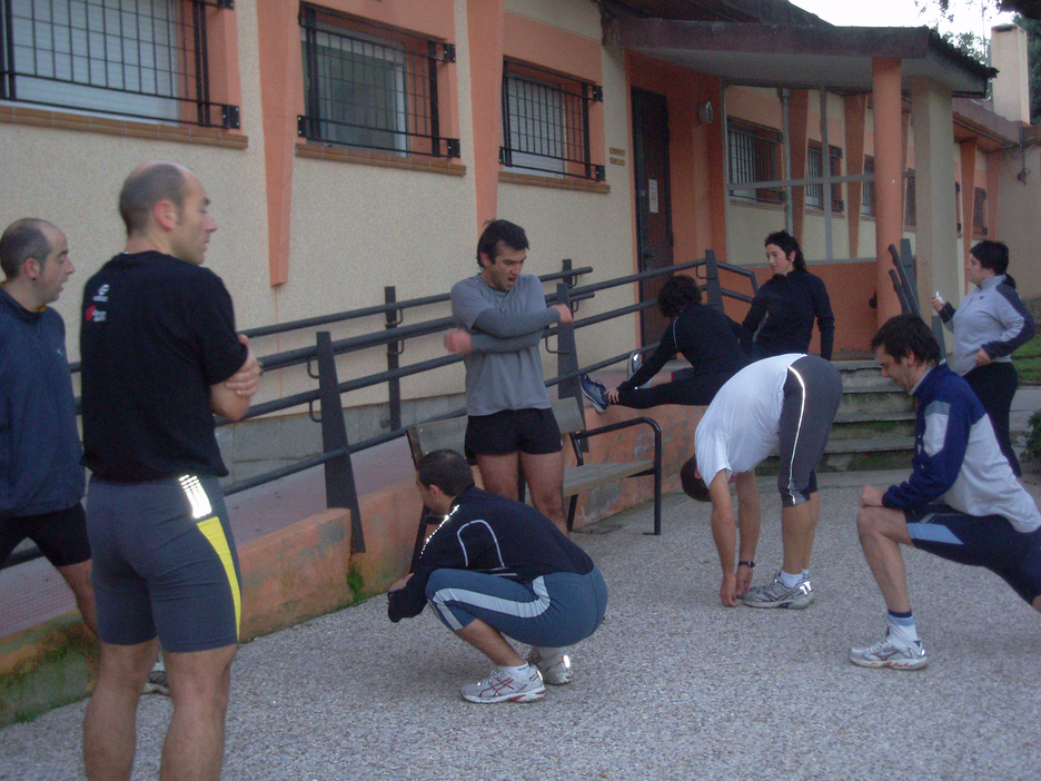 Los martes y los miércoles, en el albergue, los más deportistas salían a correr o dar un paseo antes de que comenzase el juicio en la Casa del Campo. Los martes y los miércoles, en el albergue, los más deportistas salían a correr o dar un paseo antes de que comenzase el juicio en la Casa del Campo.
