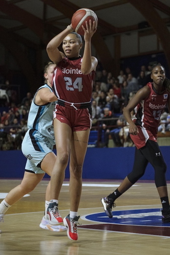 Stephanie Watts ha sido el gran baluarte anotador de Lointek Gernika Bizkaia.