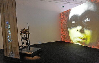 La exposición «Máquinas de ingenio», que se puede ver en Tabakalera hasta principios de febrero, contiene cuatro propuestas y piezas como las de la imagen.