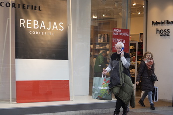 Las rebajas cada vez se adelantan más a la llegada de los Reyes.