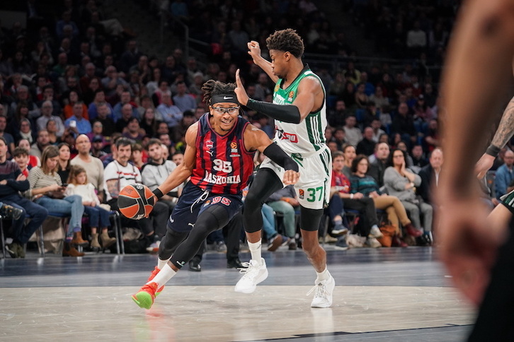 Chima Moneke, Saski Basoniaren asterik eroeneko protagonista.