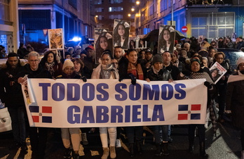 Una manifestación reclama en Sanduzelai el esclarecimiento de la desaparición de Gabriela Reyes. 