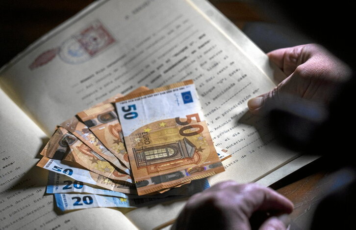 Los bancos han estado cargando los gastos hipotecarios a los clientes.