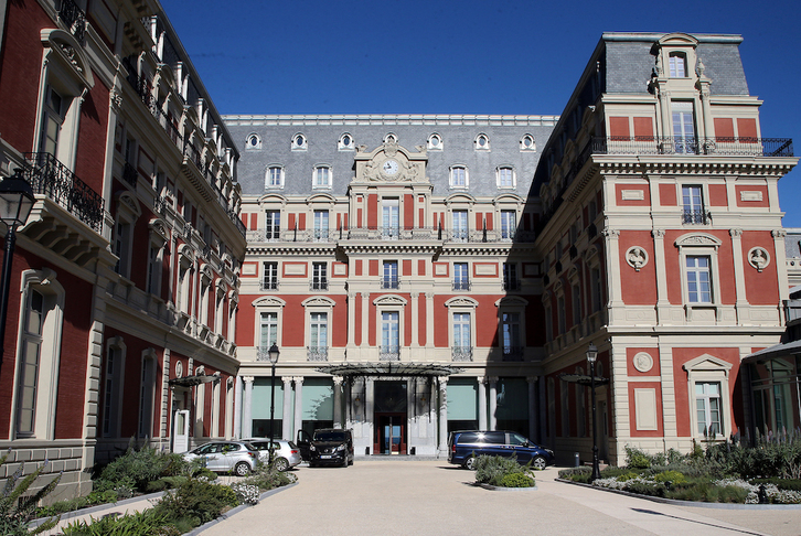 Entrada del Hotel du Palais, en Biarritz.