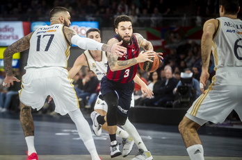 Fitxaketa berrien zain, Chiozza da Miller McIntyreri atsedena emateko aukera bakarra.