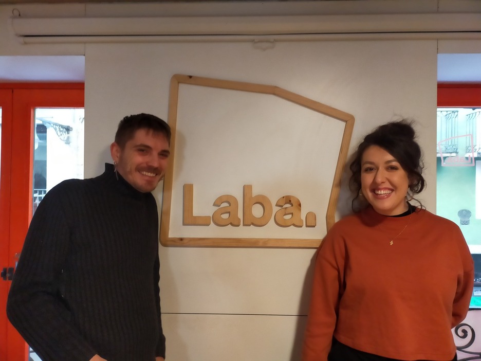 Iker Tubia eta Yasmine Khris, Laba guneko kideak.