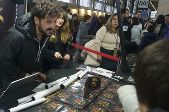 Xabi Solano eta Lova Lois 2023ko Durangoko Azokako ikasle egunean.