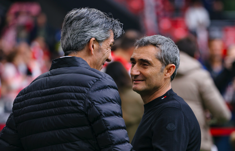 Valverde eta Imanolen arteko agurra iazko derbiaren aurretik. (Aritz LOIOLA / FOKU)