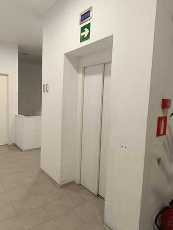 El ayuntamiento entregó los pisos recién construidos en 2011, pero con la calefacción sin funcionar.