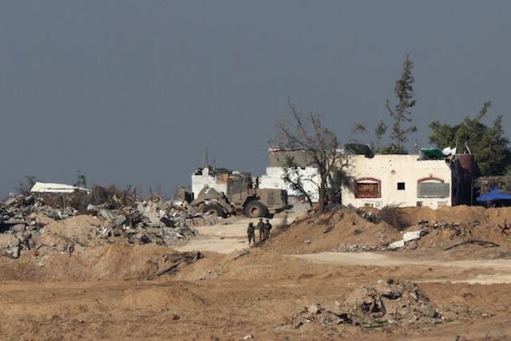 Soldadu israeldarrak, Gazako suntsiketaren erdian.