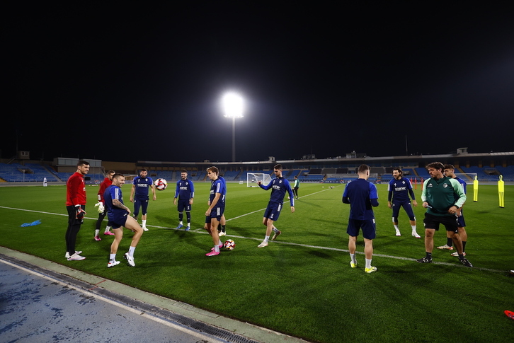 Tras la comparecencia del técnico y capitán, Osasuna se ejercitó antes de la semifinal.