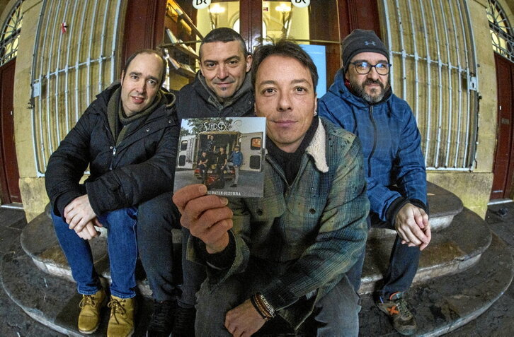StarBlues musika taldeak hirugarren diskoa aurkeztu zuen atzo, Donostian.