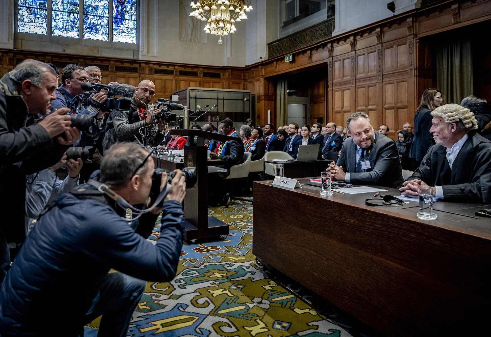 Equipo legal de Israel. (Remko DE WAAL | AFP)