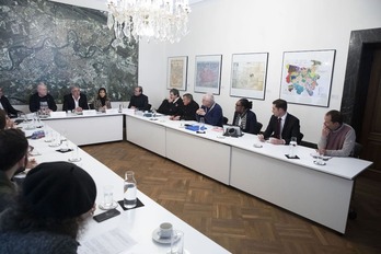 Reunión de trabaja que se ha desarrollado en el Consistorio iruindarra, presidida por el alcalde.