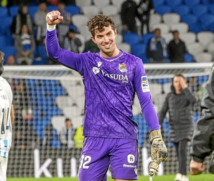 Marrero se despide feliz tras salvar un punto la Real ante el Alavés en su debut.